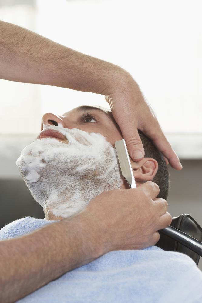 Straight Shave Razors Versus Safety Razors: Which Is Better?